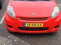 Occasion Daihatsu Sirion 69 PK (50 kW) 2005 Rood Hatchback