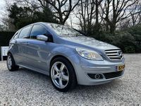 tweedehands Mercedes B150 / Origineel Ned. / Airco / Trekhaak