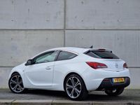 tweedehands Opel Astra GTC 1.4 Turbo Sport Automaat | Leder | 19” Velgen | Stoelverwarming | Navi | Cruise | DAB |