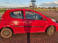 Occasion Peugeot 107 68 PK (50 kW) 2011 Rood Hatchback