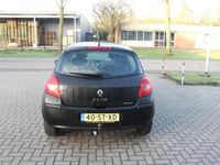 tweedehands Renault Clio 1.6-16V Dynamique Luxe