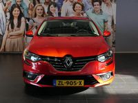 Occasion Renault Mégane GrandTour LIMITED 142 PK (104 kW) 2019 Rood (metallic) Stationwagen