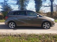 tweedehands Mercedes B180 Ambition automaat / navigatie / stoelverwarming