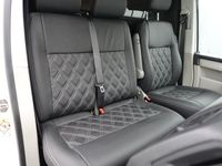 tweedehands VW Transporter 2.0 TDI 150pk L1 Highline+ Aut- Design Leder, Navi, Clima, Park Assist, Spiegel Pakket, Grijs Kenteken