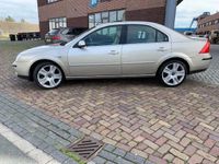 tweedehands Ford Mondeo 2.5 V6 Ghia Executive! 130 DKM! Nw APK! Dak!