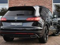 tweedehands VW Touareg R 3.0 TSI eHybrid 4M Pano Luchtv Trekh HUD Nachtz