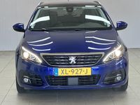 tweedehands Peugeot 308 SW 1.5 BlueHDi Blue Lease Executive /Camera! /Trekhaak /Apple + Android /DAB+! /Pano-Dak! /Lane Assist /Navi /Climat /Cruise /Elek. pakket /Bluetooth /16"LMV /Extra getint glas /PDC V+A! /Armsteun /Isofix.