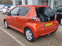 Occasion Toyota Aygo 68 PK (50 kW) 2012 Oranje (metallic) Hatchback