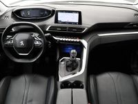tweedehands Peugeot 3008 1.2 PureTech Executive | Leder | Trekhaak | Navigatie | Apple carplay | Cruise control