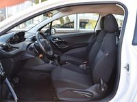 tweedehands Peugeot 208 1.0 VTi Access 90dkm Airco Cruise 17" Isofix Nwe A