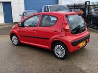 Occasion Peugeot 107 68 PK (50 kW) 2011 Rood (metallic) Hatchback