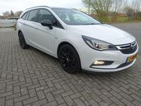 tweedehands Opel Astra SPORTS TOURER 1.4 -AUTOMAAT - zeer lage km stand -