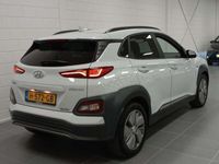 tweedehands Hyundai Kona EV Premium 64 kWh LEDER | LED | KEYLESS | FULL OPTIONS