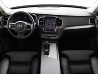 tweedehands Volvo XC90 T8 Aut-8 Recharge AWD Plus Dark Long Range | Semi elektrische trekhaak | Visual Park Assist (incl. 360º view) | Parkassist voor & achter | Panoramisch schuif/kanteldak | Harman Kardon | Elektrisch verstelbare stoelen incl. geheugen | Stoel en s