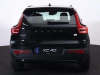 tweedehands Volvo XC40 T5 Recharge Plus Dark - IntelliSafe Assist - Harman/Kardon audio - Parkeercamera achter - Verwarmde voorstoelen & stuur - Parkeersensoren voor & achter - Elektr. bedienb. voorstoelen met links geheugen - Draadloze tel. lader - 18' LMV