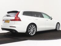 tweedehands Volvo V60 2.0 T4 Momentum Pro | 1e Eig. | Dealer Ond. | NAP | Org NL | Apple CarPlay/Android Auto | Camera | Navigatie |