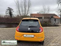 Occasion Renault Twingo Intens 60 kW (82 PK) 2021 Geel Hatchback