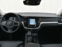 tweedehands Volvo V60 T6 Recharge 340PK AWD Inscription | El. Trekhaak | 19" | Ad. Cruise | AppleCarpl