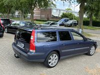 tweedehands Volvo V70 2.5T 209pk Geartronic Leder Xenon Bluetooth BTW voordeel €300,-