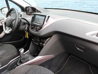 tweedehands Peugeot 2008 1.2 PureTech Style | Navigatie | Panoramadak | Lichtmetaal | Trekhaak |