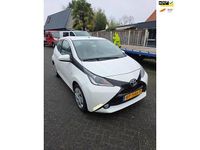 Occasion Toyota Aygo X-play 69 PK (50 kW) 2018 Wit Hatchback