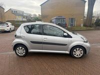 Occasion Toyota Aygo 68 PK (50 kW) 2009 Grijs Hatchback