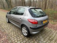 Occasion Peugeot 206 75 PK (55 kW) 2001 Grijs (metallic) Hatchback