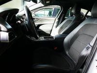 tweedehands Jaguar XE 2.0t Prestige R-Sport Wit Metallic. 19"LMV Navi