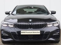 tweedehands BMW 320 320 i High Executive M-Sportpakket / Head Up Displa