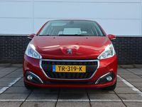 tweedehands Peugeot 208 1.2 PureTech Signature * Navigatie * Lage Km stand *