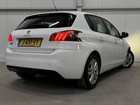 Occasion Peugeot 308 Active 111 PK (81 kW) 2020 Wit Hatchback