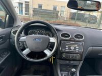 tweedehands Ford Focus 1.6-16V Ghia