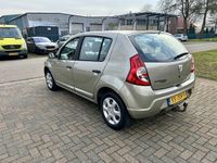 Occasion Dacia Sandero 75 PK (55 kW) 2009 Grijs (metallic) Hatchback