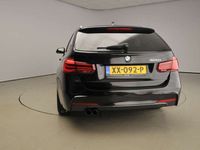 tweedehands BMW 320 3 Serie Touring i M-Sportpakket / LED / Leder /