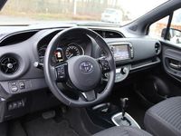 tweedehands Toyota Yaris 1.5 Hybrid Bi-Tone | Rijklaar | Camera | Bluetooth | Clima | DAB+ | Cruise