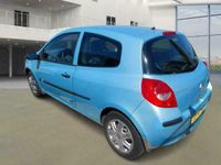 tweedehands Renault Clio 1.4-16V Business Line ( APK 13-12-2022 )