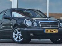 tweedehands Mercedes E200 Classic Airco NL auto Super staat!