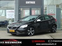 Occasion Volvo V40 Business Edition 191 PK (140 kW) 2018 Zwart (metallic) Hatchback