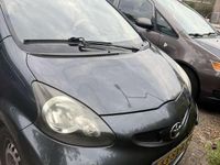 Occasion Toyota Aygo 68 PK (50 kW) 2006 Grijs Hatchback
