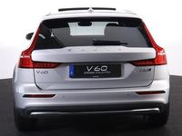 tweedehands Volvo V60 CC B5 (250pk) AWD Ultimate - Panorama/schuifdak - IntelliSafe Assist & Surround - Parkeercamera achter - Verwarmde voorstoelen, stuur & achterbank - Parkeersensoren voor & achter - Elektr. bedienb. voorstoelen met geheugen - Draadloze