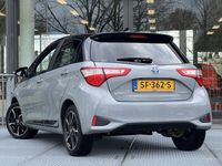 tweedehands Toyota Yaris 1.5 Hybrid Bi-Tone Plus