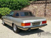 tweedehands Mercedes SL380 Factory airconditioning, electric roof and lovely condition