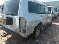 tweedehands Mitsubishi Pajero 3.2 Di-D GLS LB Panel Van - Airco - Trekhaak - Schade