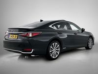 Occasion Lexus ES300H Business Edition 218 PK (160 kW) 2021 Graphite black metallic (zwart metallic) Sedan