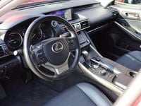 Occasion Lexus IS300h Business Edition 223 PK (164 kW) 2020 Rood (metallic) Sedan