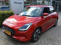 Occasion Suzuki Swift Style 83 PK (61 kW) 2025 Rood, metallic lak Hatchback