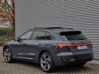 tweedehands Audi Q8 e-tron (C2) S edition Competition 55 300kw/408pk 114Kwh quattro | Panoramadak | Optiekpakket zwart Plus | Lichtpakket Plus Ambientelicht kleur | Rode remzadels | Privacy glass