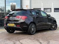 Occasion Alfa Romeo Giulietta Sprint 170 PK (125 kW) 2015 Zwart (metallic) Hatchback