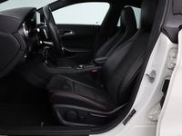 tweedehands Mercedes CLA180 AMG | Panoramadak | Stoelverwarming | Sportstoelen