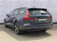 tweedehands Volvo V60 B4 Automaat Plus Dark | Google Maps navigatie | Elektr. verst. stoelen met geheugen | DAB | Adaptive Cruise control | Sportstoelen